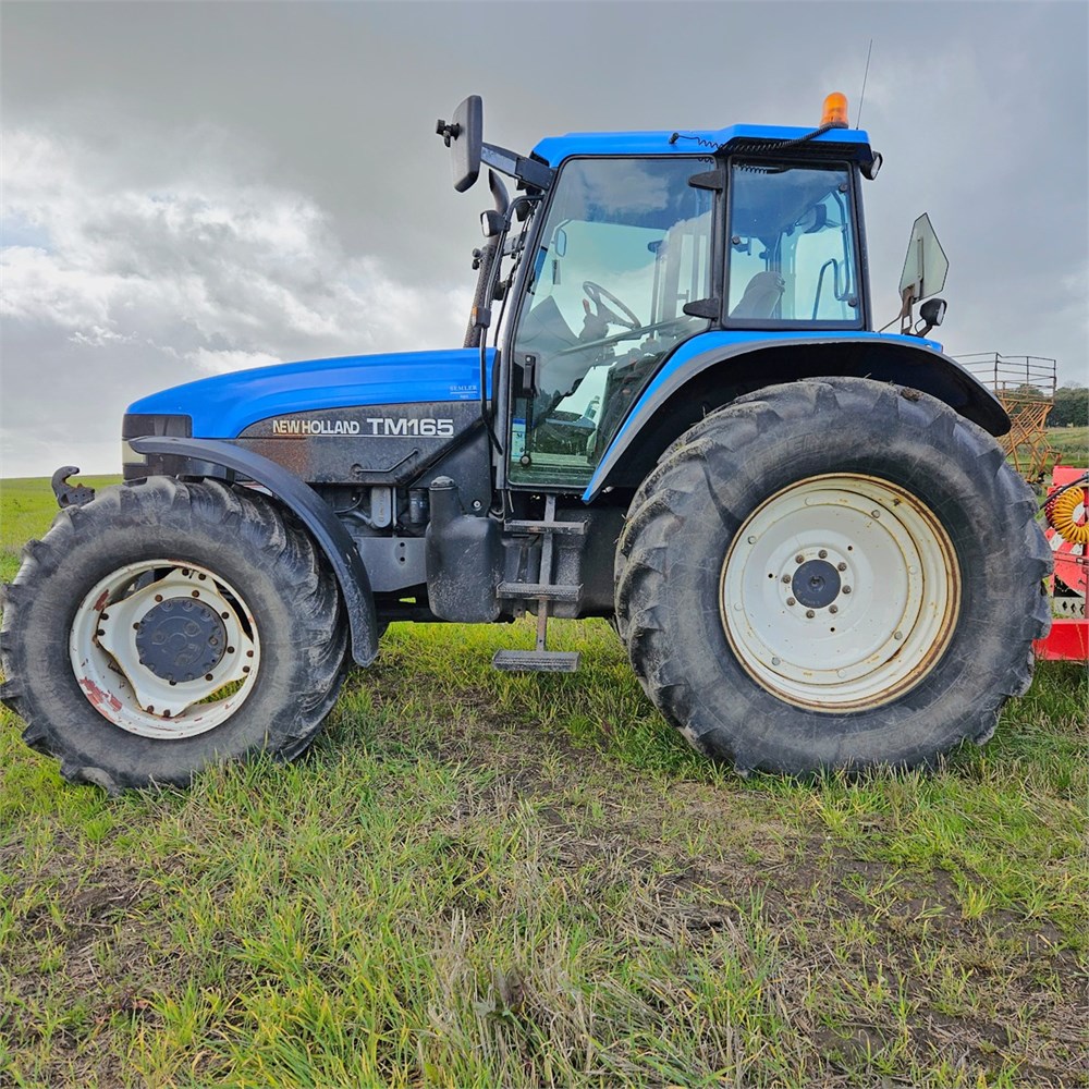 NEW holland TM165 - (2000) - 8430 h
