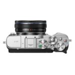 Olympus PEN E-P7 (Silver) + M.Zuiko ED 14-42 mm f/3,5-5,6 EZ Pancake – Image 4
