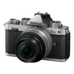 Nikon Z fc Silver/Black + NIKKOR Z DX 16-50mm f/3,5-6,3 VR SE + NIKKOR Z DX 50-250mm f/4,5-6,3 VR – Image 3