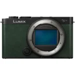Panasonic Lumix DC-S9 Dark Olive + Lumix S 18-40 mm F/4.5-6.3 – Image 3
